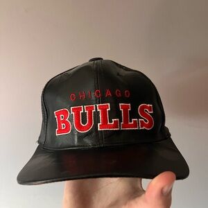 Vintage Chicago Bulls Starter Script Block Spell Out Leather Black Strapback Hat